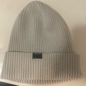 Arc’teryx beanie